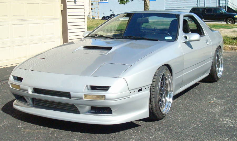 1986 Mazda RX-7 FC3s. 